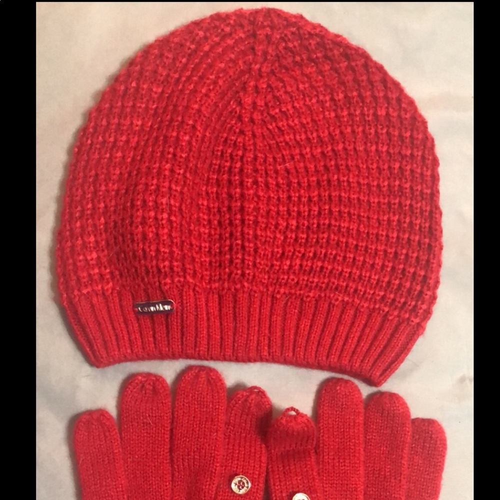 Calvin Klein hat and gloves